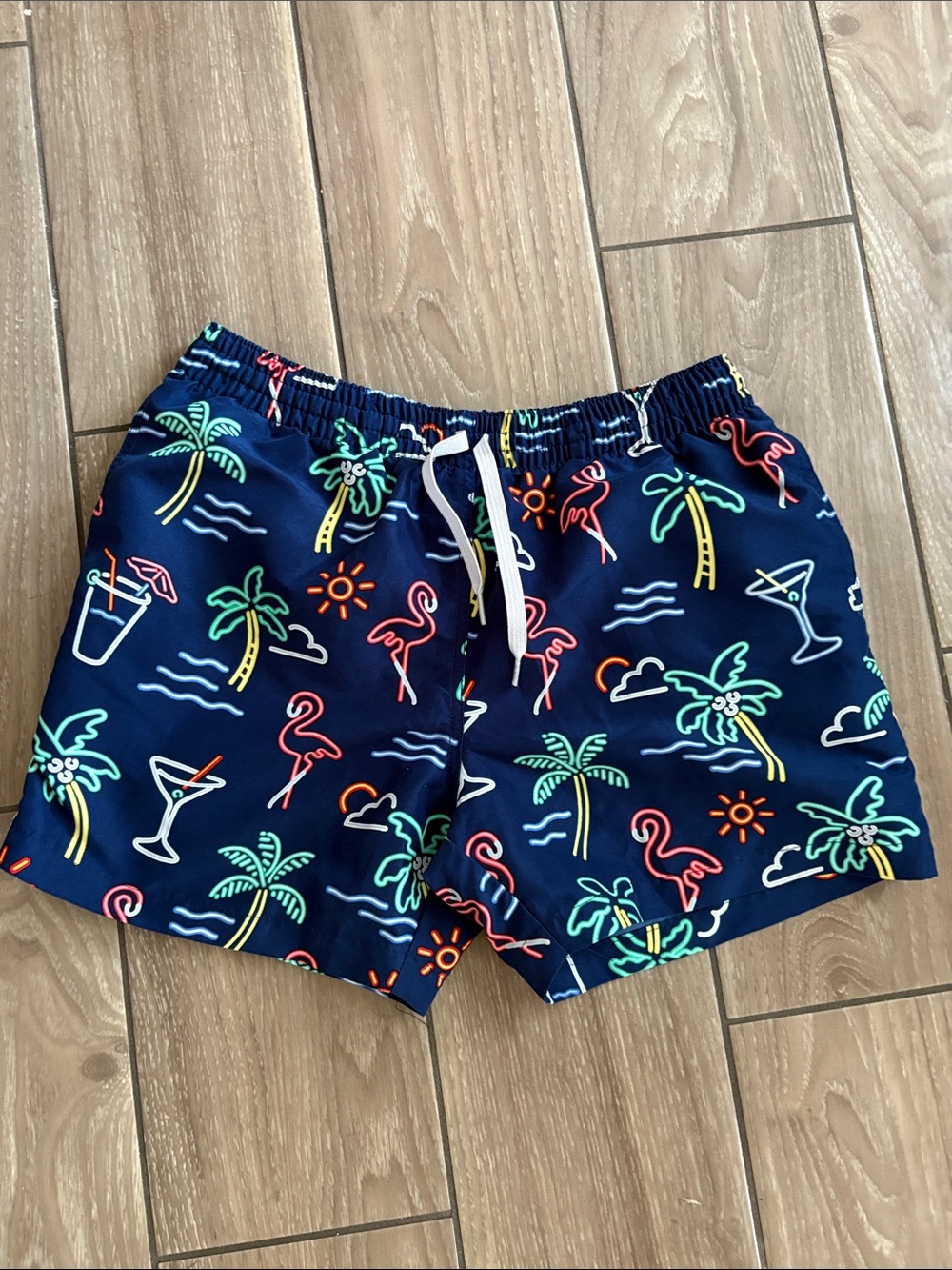 Chubbies Navy Tropical Neon Print Swim beach Trunks shorts Men’s size small